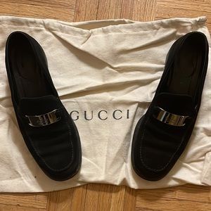 GICCI Black Suede Loafer size 7.5. M